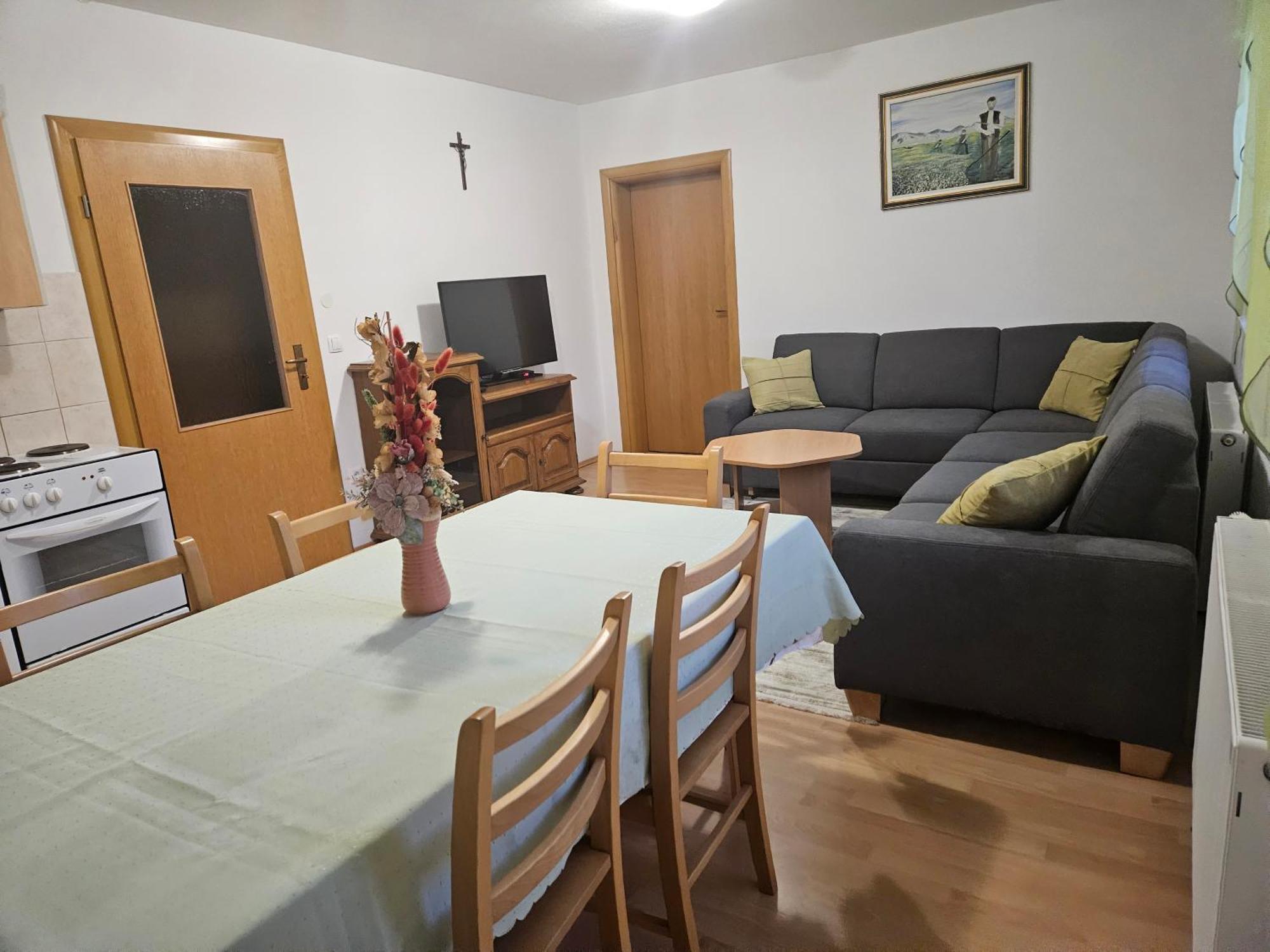 Appartamento Apartman M. Rados Kupres  Esterno foto